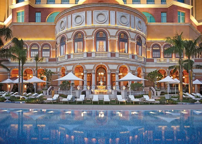 Four Seasons Hotel 5*