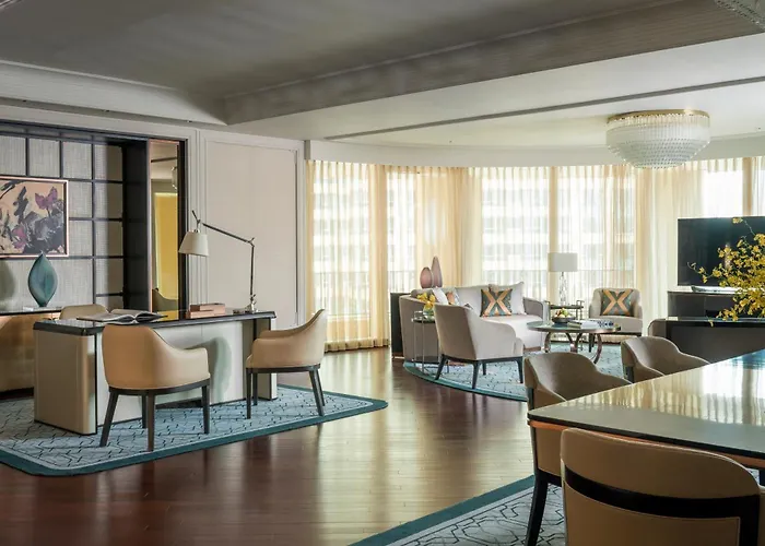 Four Seasons Hotel 5*